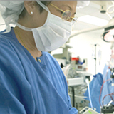 Surgeon in the operating room works on improving care as part of the Ontario Surgical Quality Improvement Network